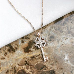 Alicia Bonnie The One rose gold Necklace
